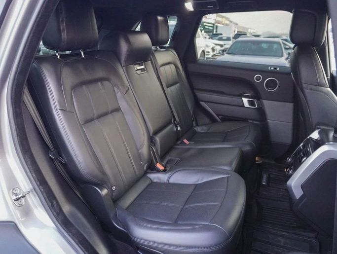 Подержанный Land Rover Range Rover Sport P340 II Рестайлинг, 3.0 л, 2020 в Аджмане от AMG Cars Серый цвет. Американская | AUTO.AE