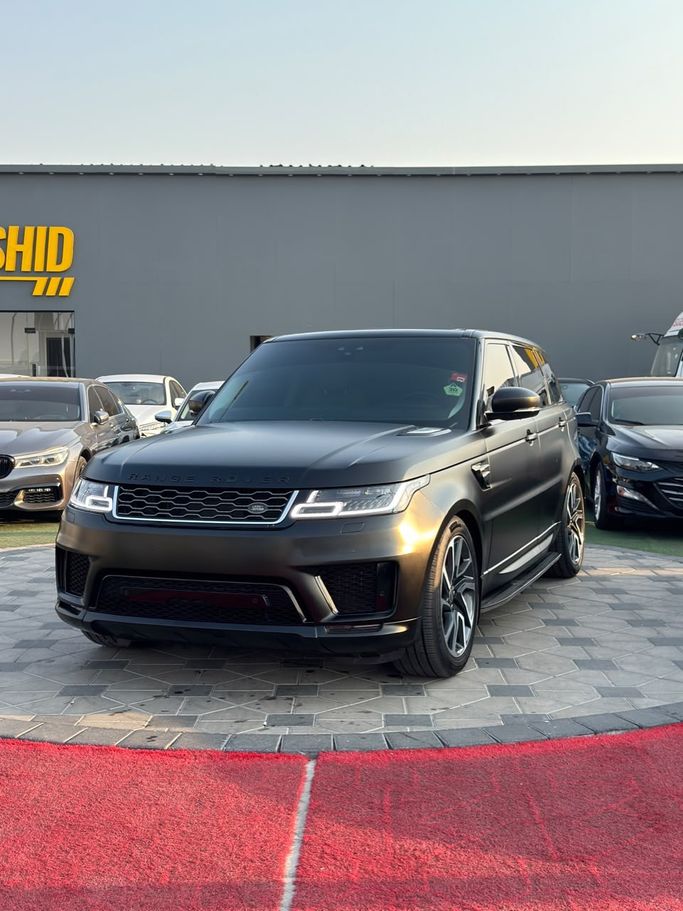 مستعملة ⁦Land Rover Range Rover Sport P340 II (L494) Facelift، 3.0 l، 2020⁩ في في الإمارات, عجمان من DEAL CARS، اللون أسود. مواصفات الخليج | AUTO.AE | إعلان #288260