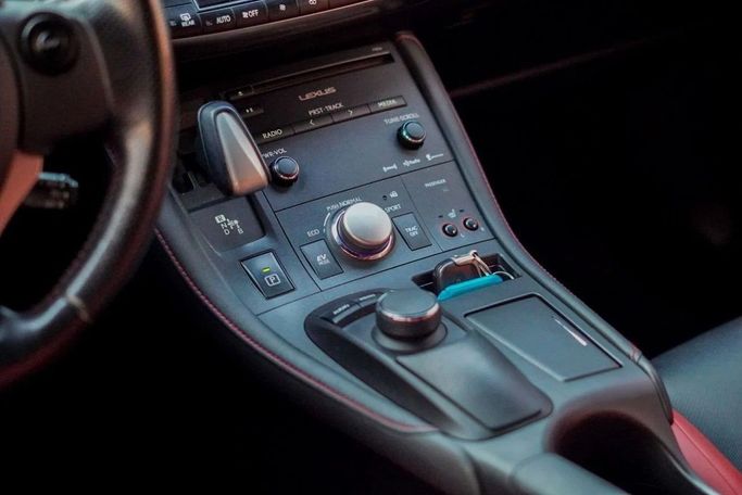 Подержанный Lexus CT 200h I Рестайлинг, 1.8 л, 2016 в Аджмане от AMG Cars Золотистый цвет. Американская | AUTO.AE