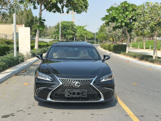 Подержанный ⁦Lexus ES 350 VII (XZ10), 3.5 л, 2019⁩ в ОАЭ, Аджман от SHEIKH MORAD USED CARS Черный цвет. GCC | AUTO.AE | Объявление #288062