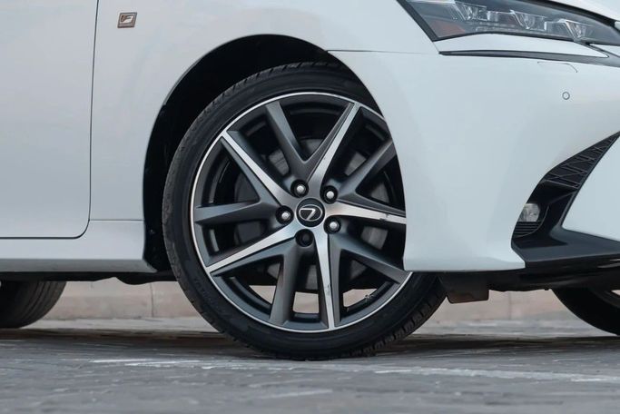 Used Lexus GS 350 IV Facelift, 3.5 l, 2019 in Ajman by AMG Cars, White color. American Specs | AUTO.AE