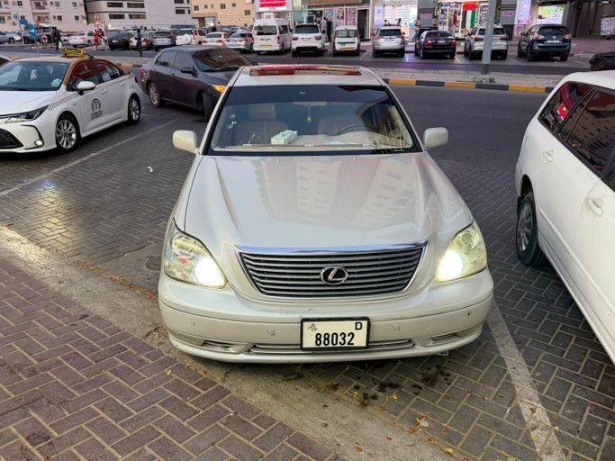 Used Lexus LS 430 III, 4.3 l, 2001 in Ajman, White color. Japanese Specs | AUTO.AE | Listing #273342