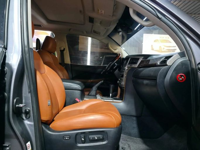 Подержанный Lexus LX 570 III Рестайлинг, 5.7 л, 2013 в Аджмане от Abu Rashid Cars  Серый цвет. GCC | AUTO.AE