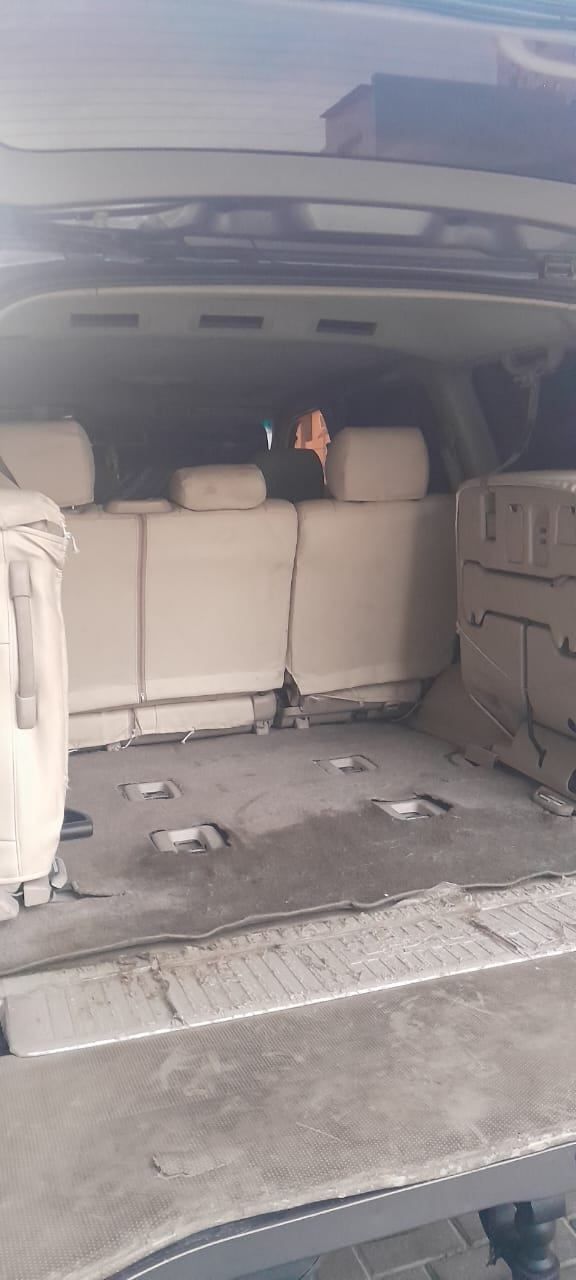 Used Lexus LX 470 II, 4.7 l, 1999 in Ajman, Other Color color. American Specs | AUTO.AE