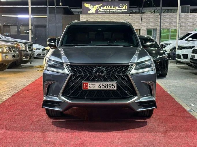Подержанный Lexus LX 570 III Рестайлинг 2, 5.7 л, 2019 в Аджмане от Al Jernas Used Cars Trading FZE Серый цвет. GCC | AUTO.AE