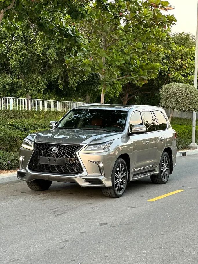 Used Lexus LX 570 III Facelift 2, 5.7 l, 2018 in Ajman by WB FINE CARS, Silver color. GCC Specs | AUTO.AE