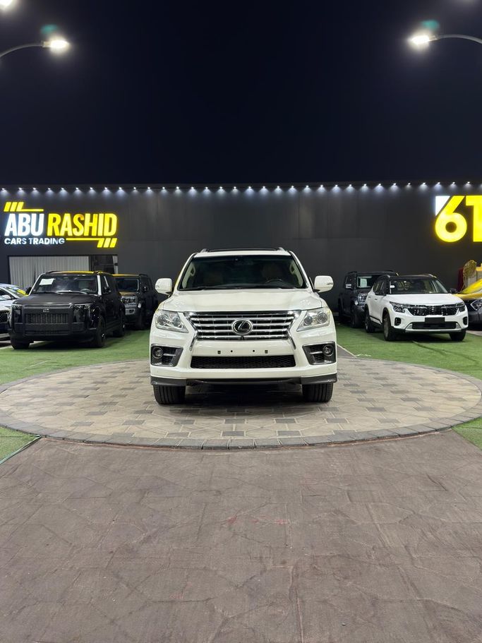 Подержанный ⁦Lexus LX 570 III Рестайлинг, 5.7 л, 2015⁩ в ОАЭ, Аджман от DEAL CARS Белый цвет. GCC | AUTO.AE | Объявление #288506