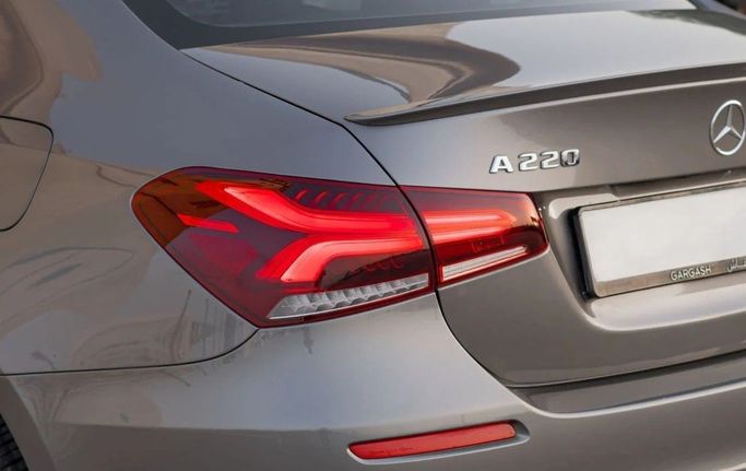 Подержанный Mercedes-Benz A-Class 220 IV (W177), 2.0 л, 2020 в Аджмане от AMG Cars Серый цвет. Американская | AUTO.AE