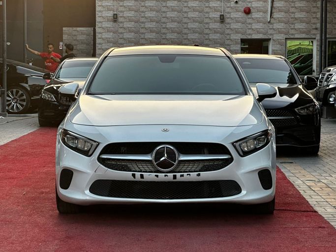 مستعملة Mercedes-Benz A-Class 220 IV (W177), 2.0 l, 2020 في في عجمان من Al Jernas Used Cars Trading FZE، اللون أبيض. المواصفات الأمريكية | AUTO.AE | إعلان #270658