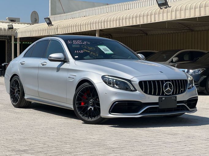 مستعملة Mercedes-Benz C-Class AMG 63 AMG S عملية فيس ليفت IV (W205), 4.0 l, 2019 في في عجمان من KATRJI MOTORS - قاطرجي موتورز، اللون فضي. المواصفات اليابانية | AUTO.AE | إعلان #258777