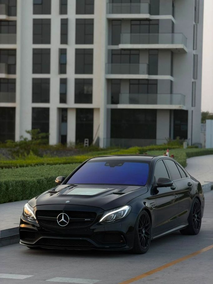 مستعملة Mercedes-Benz C-Class AMG 63 AMG IV (W205), 4.0 l, 2016 في في الإمارات, عجمان من Zeno Motors Fze، اللون أسود. المواصفات الكورية | AUTO.AE | إعلان #278050
