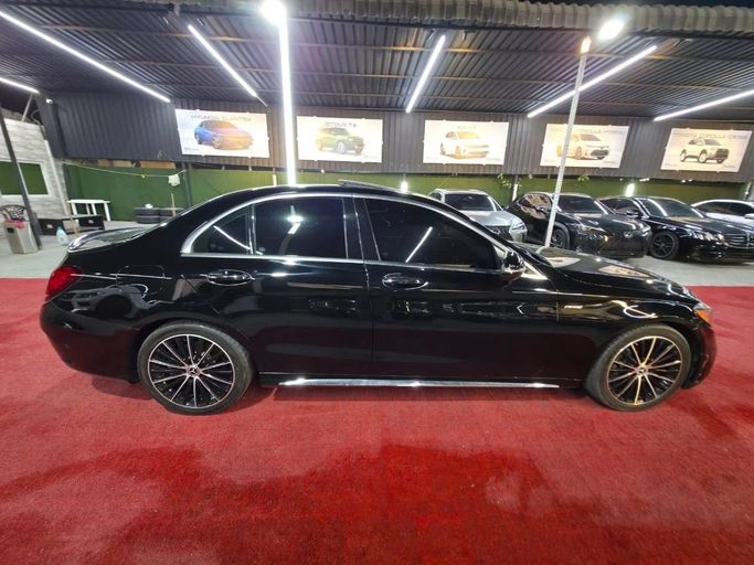 Подержанный Mercedes-Benz C-Class 300 IV (W205) Рестайлинг, 2.0 л, 2020 в Аджмане от Abu Rashid Cars  Черный цвет. Американская | AUTO.AE