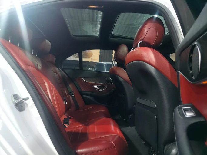 Подержанный Mercedes-Benz C-Class 200 IV (W205) Рестайлинг, 2.0 л, 2018 в Аджмане от Abu Rashid Cars  Белый цвет.  | AUTO.AE