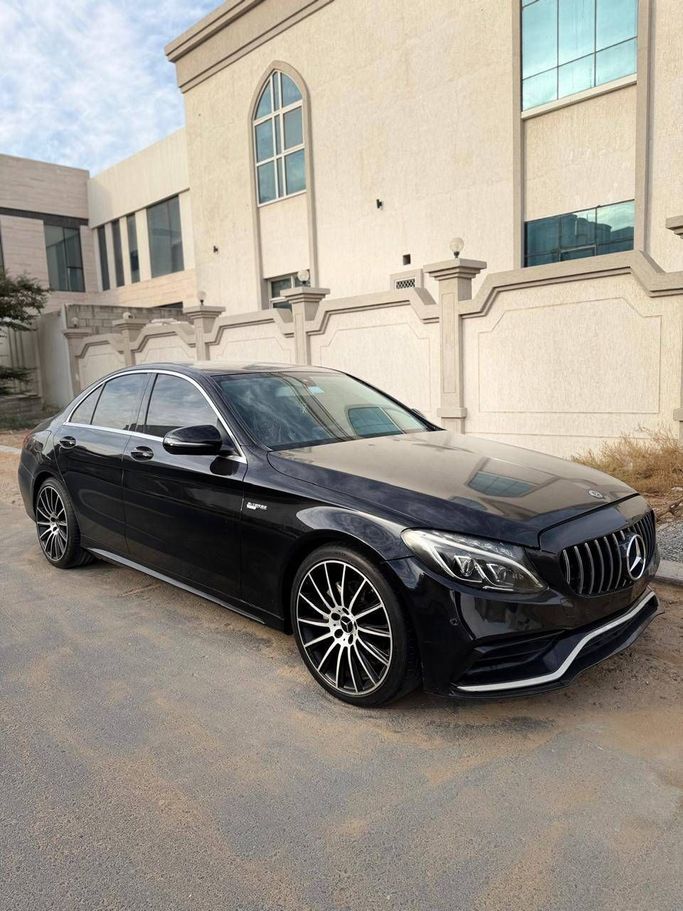 Used Mercedes-Benz C-Class 200 IV (W205) Facelift, 2.0 l, 2018 in Ajman, Black color. GCC Specs | AUTO.AE