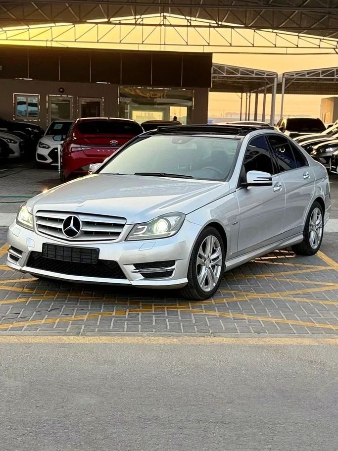 Подержанный Mercedes-Benz C-Class 200 III (W204) Рестайлинг, 1.8 л, 2012 в Аджмане от Al Hilal Motors Серебристый цвет. Корейская | AUTO.AE