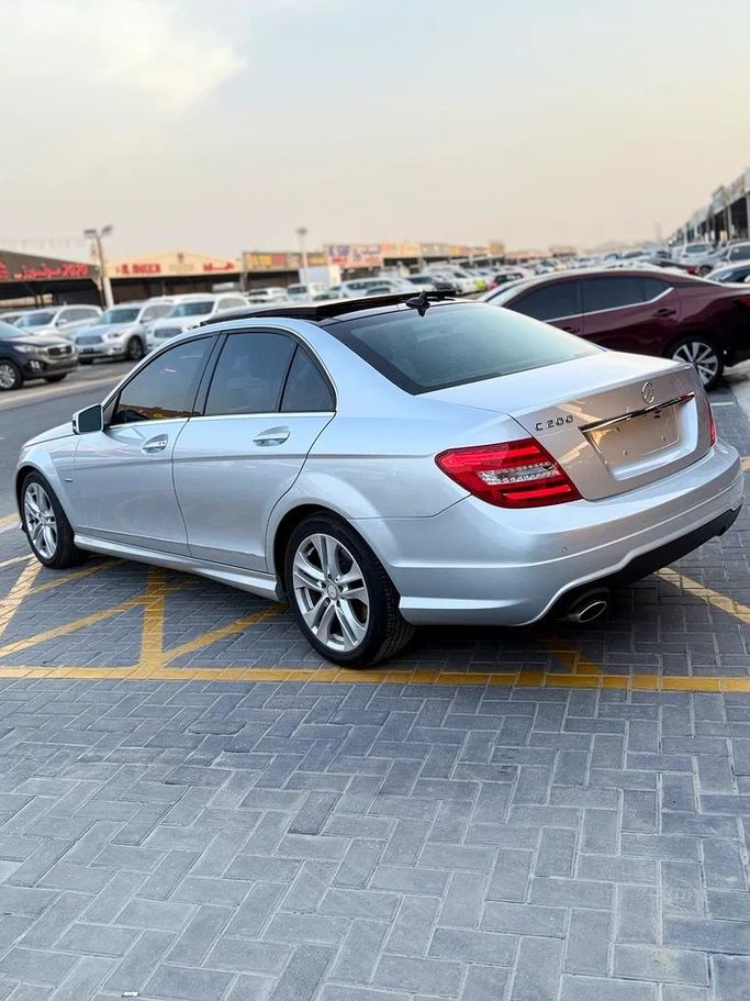 Подержанный Mercedes-Benz C-Class 200 III (W204) Рестайлинг, 1.8 л, 2012 в Аджмане от Al Hilal Motors Серебристый цвет. Корейская | AUTO.AE