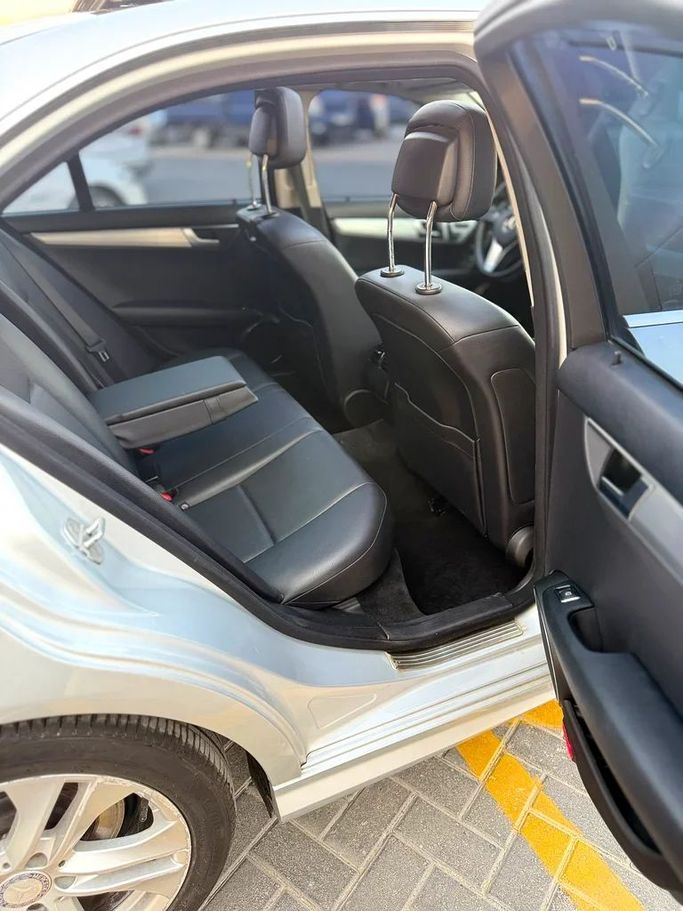 Подержанный Mercedes-Benz C-Class 200 III (W204) Рестайлинг, 1.8 л, 2012 в Аджмане от Al Hilal Motors Серебристый цвет. Корейская | AUTO.AE