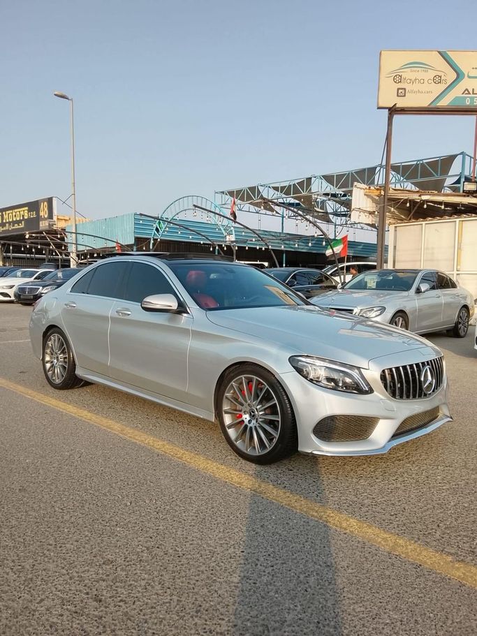 Подержанный Mercedes-Benz C-Class 300 IV (W205), 2.0 л, 2017 в Аджмане от AL FAYHA CARS Серебристый цвет. Американская | AUTO.AE | Объявление #249787