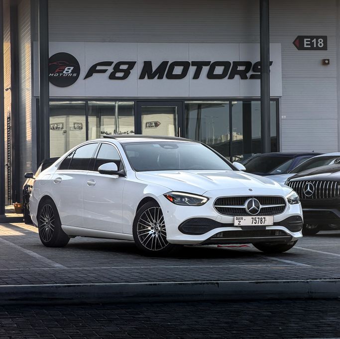 مستعملة Mercedes-Benz C-Class 300 V (W206), 2.0 l, 2023 في في عجمان من F8 MOTORS، اللون أبيض. المواصفات الأمريكية | AUTO.AE | إعلان #266963