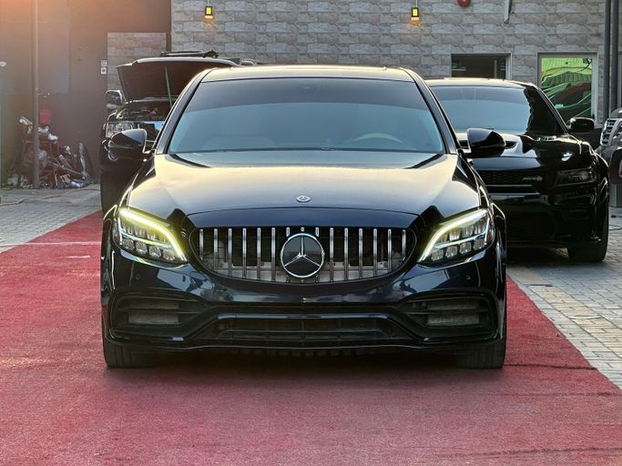 مستعملة ⁦Mercedes-Benz C-Class 300 عملية فيس ليفت IV (W205)، 2.0 l، 2019⁩ في في الإمارات, عجمان من DEAL CARS، اللون أزرق داكن. المواصفات الأمريكية | AUTO.AE | إعلان #288241