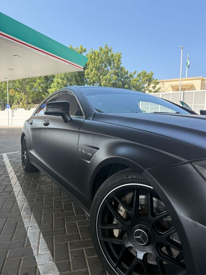 Used Mercedes-Benz CLS AMG 63 AMG II (W218), 5.5 l, 2012 in Ajman, Black color. GCC Specs | AUTO.AE