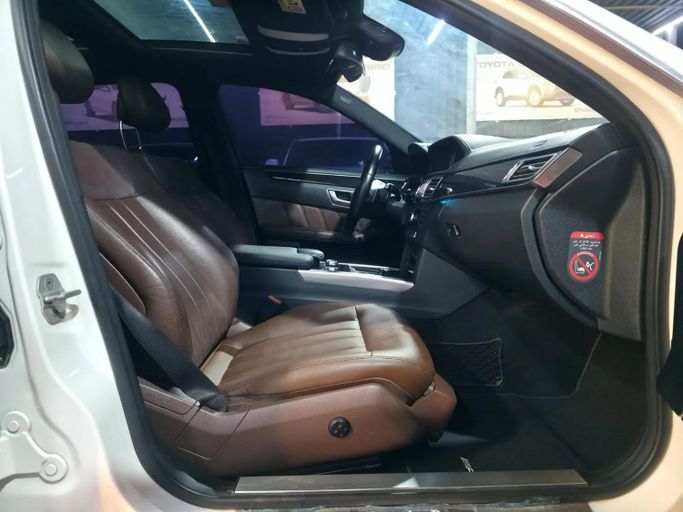 Used Mercedes-Benz E-Class 300 IV (W212, S212, C207) Facelift, 3.5 l, 2014 in Ajman by Abu Rashid Cars , White color. GCC Specs | AUTO.AE