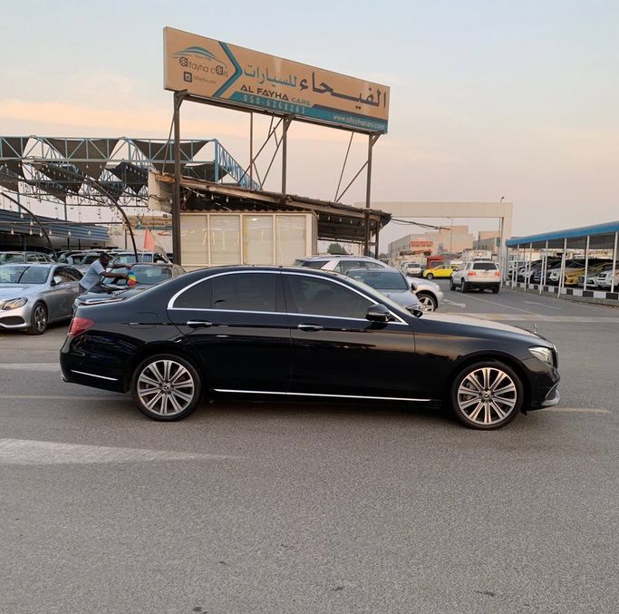 مستعملة Mercedes-Benz E-Class 450 V (W213، S213، C238), 3.0 l, 2019 في في عجمان من AL FAYHA CARS، اللون أسود. المواصفات الكورية | AUTO.AE