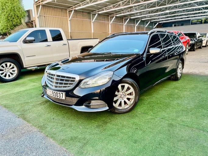 مستعملة Mercedes-Benz E-Class 200 d V (W213، S213، C238), 1.9 l, 2016 في في عجمان من TABARAK AUTO 85، اللون أسود. المواصفات الأوروبية | AUTO.AE