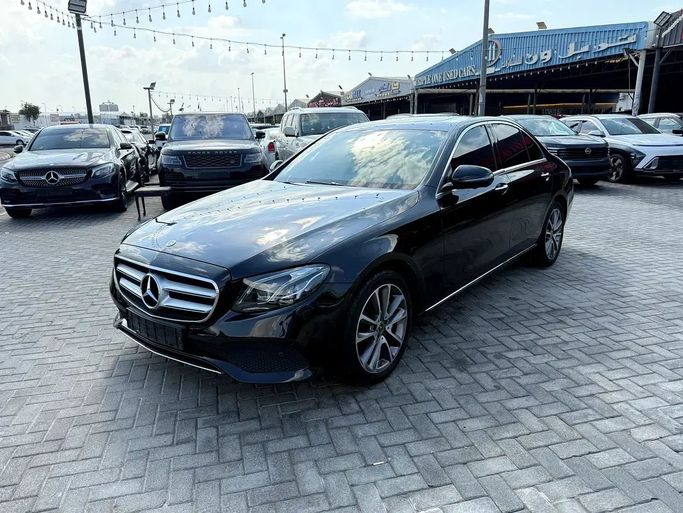 مستعملة Mercedes-Benz E-Class 300 V (W213، S213، C238), 2.0 l, 2019 في في عجمان من TOP 1 MOTORS، اللون أسود. المواصفات الكورية | AUTO.AE
