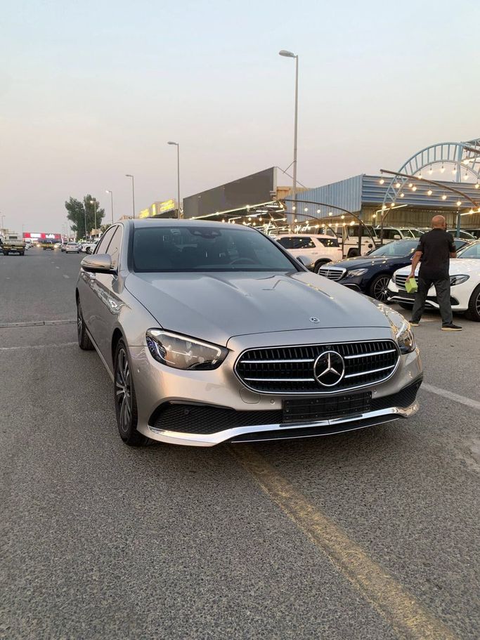 Подержанный Mercedes-Benz E-Class 250 V (W213, S213, C238) Рестайлинг, 2.0 л, 2022 в Аджмане от AL FAYHA CARS Золотистый цвет. Корейская | AUTO.AE