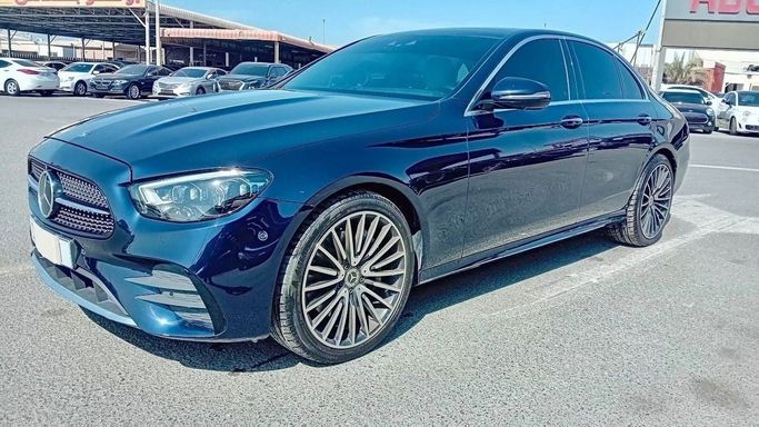 مستعملة Mercedes-Benz E-Class 350 V (W213, S213, S213, C238) فيس ليفت, 2.0 l, 2021 في في عجمان من DAR AL SAFWA USED CARS، اللون أسود.  | AUTO.AE