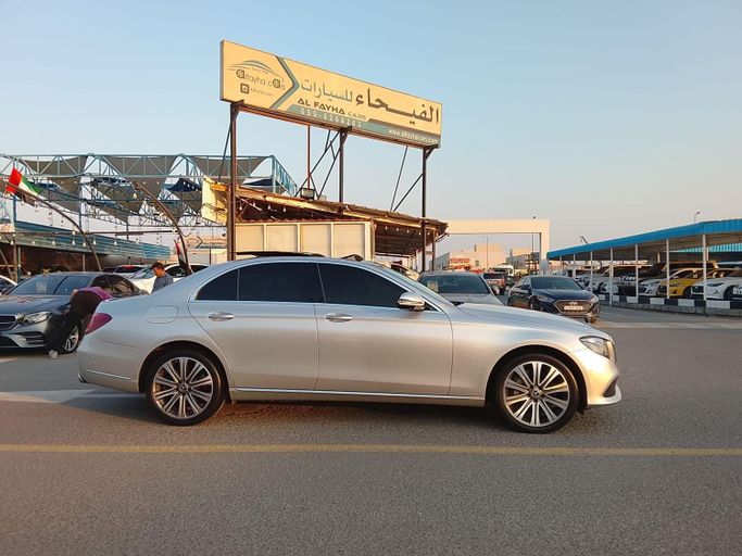 مستعملة Mercedes-Benz E-Class 400 V (W213، S213، C238), 3.5 l, 2018 في في عجمان من AL FAYHA CARS، اللون فضي. المواصفات الكورية | AUTO.AE | إعلان #249791