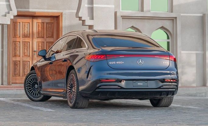 Подержанный Mercedes-Benz EQS 450+, 2023 в Аджмане от AMG Cars Синий цвет. GCC | AUTO.AE