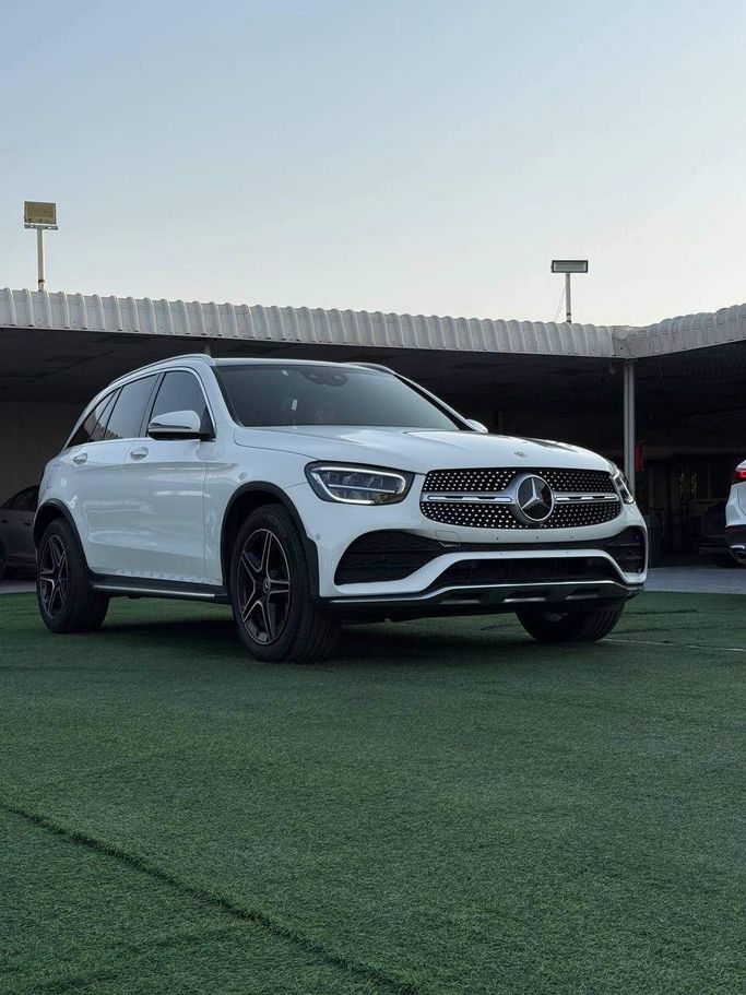 مستعملة Mercedes-Benz GLC 300 II (X254), 2.0 l, 2022 في في عجمان من Syria Motors، اللون أبيض. المواصفات الكورية | AUTO.AE | إعلان #271586