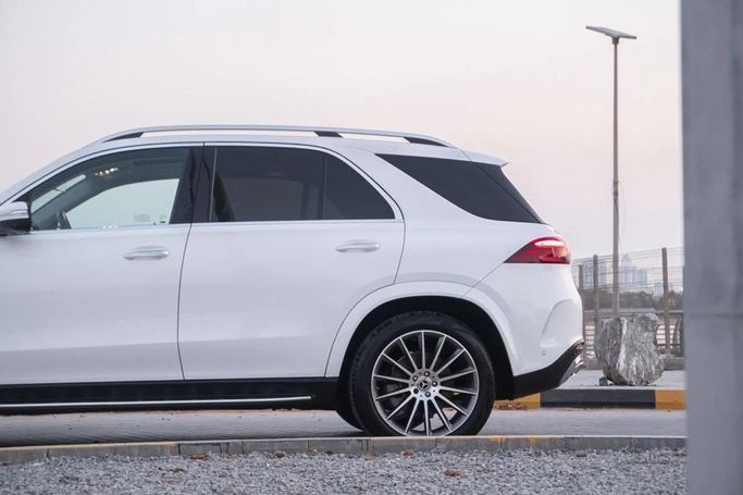Used Mercedes-Benz GLE 450 II (V167) Facelift, 3.0 l, 2024 in Ajman by AMG Cars, White color. American Specs | AUTO.AE