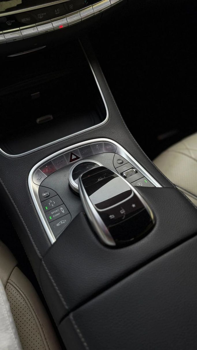 Подержанный Mercedes-Benz S-Class 550 VI (W222, C217), 4.7 л, 2015 в Аджмане от Abu Rashid Cars  Черный цвет. Американская | AUTO.AE