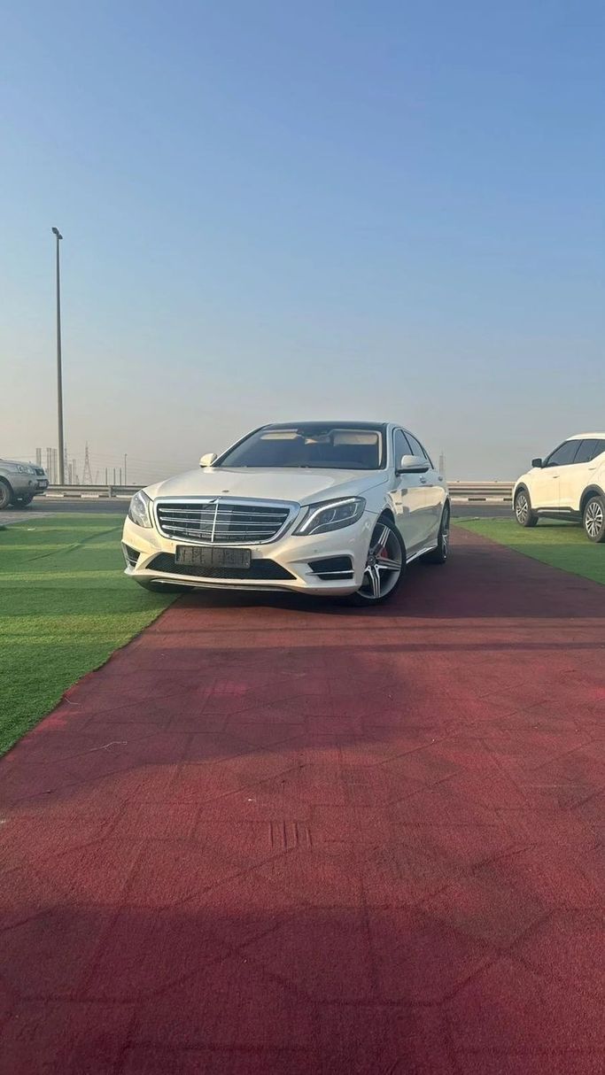 Подержанный Mercedes-Benz S-Class 500 VI (W222, C217), 4.7 л, 2015 в Аджмане от Abu Rashid Cars  Белый цвет. GCC | AUTO.AE