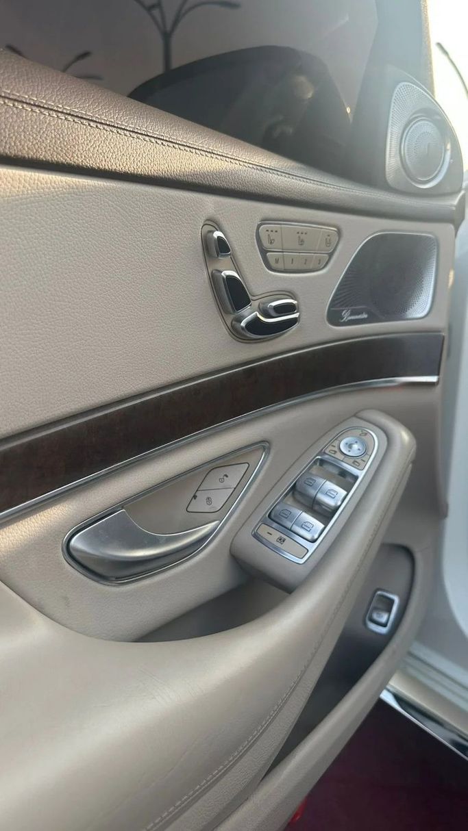 Подержанный Mercedes-Benz S-Class 500 VI (W222, C217), 4.7 л, 2015 в Аджмане от Abu Rashid Cars  Белый цвет. GCC | AUTO.AE