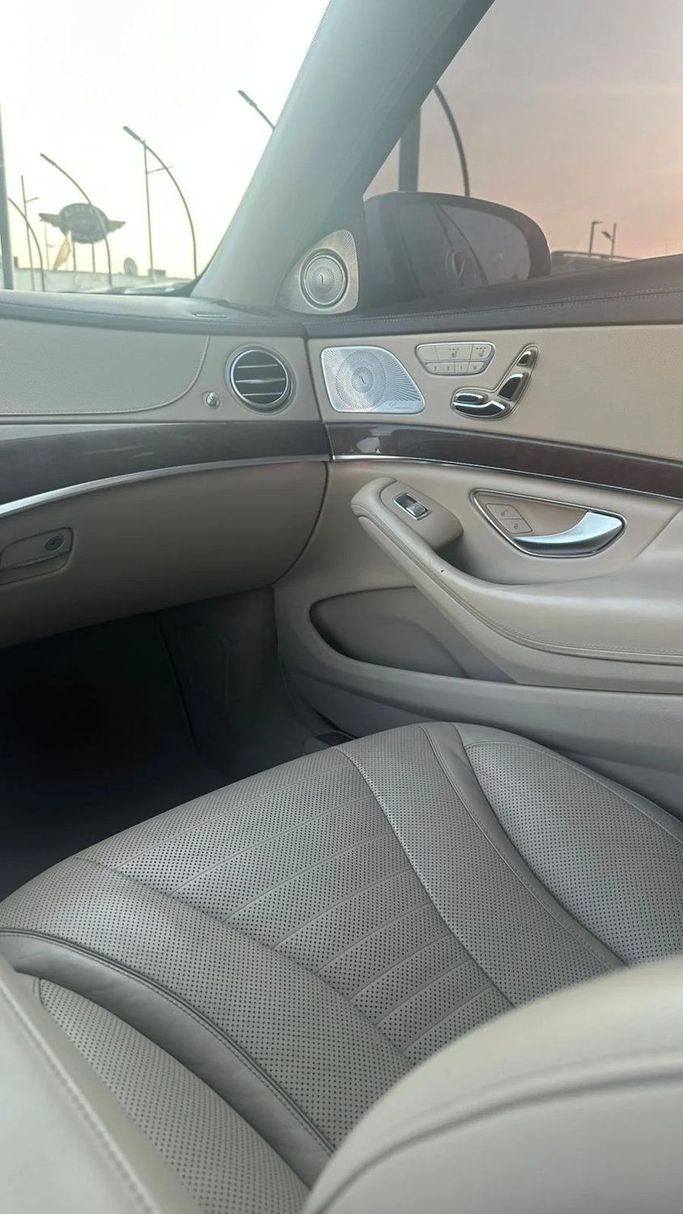 Подержанный Mercedes-Benz S-Class 500 VI (W222, C217), 4.7 л, 2015 в Аджмане от Abu Rashid Cars  Белый цвет. GCC | AUTO.AE