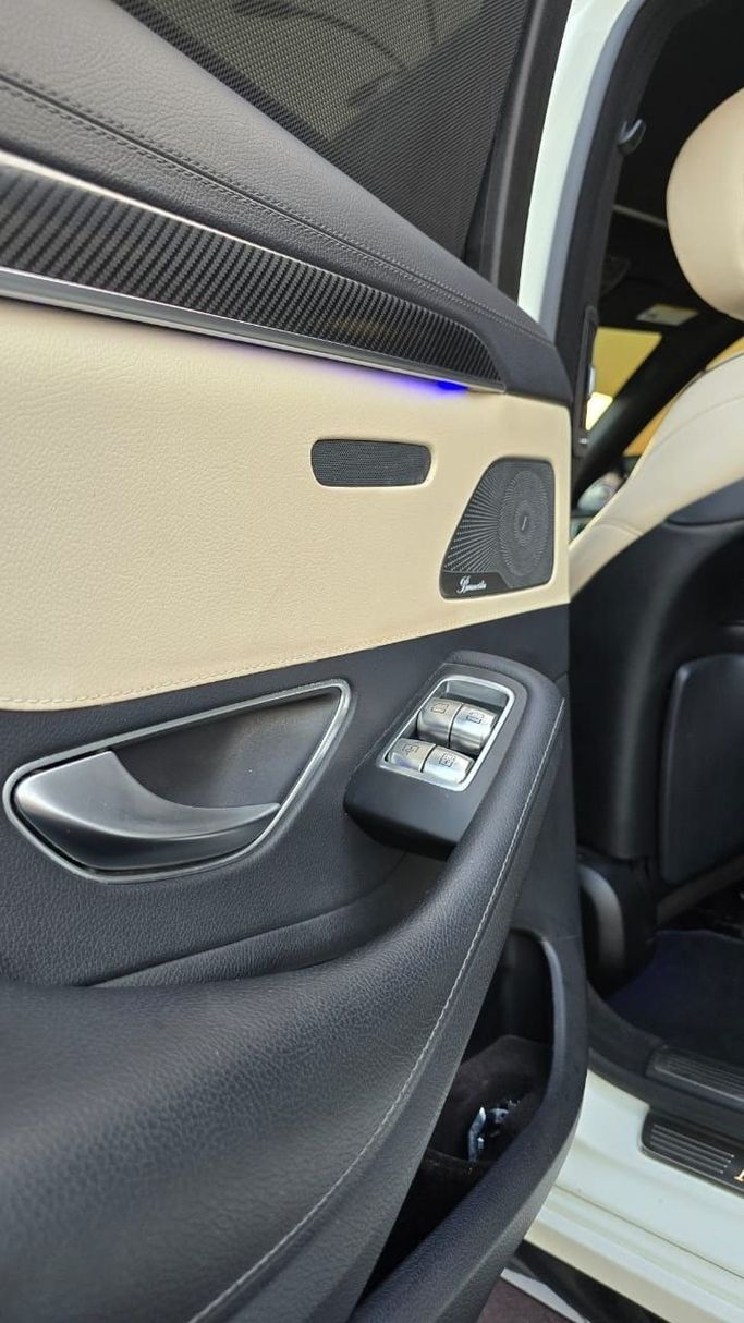 Подержанный Mercedes-Benz S-Class 550 VI (W222, C217), 4.7 л, 2015 в Аджмане от Abu Rashid Cars  Белый цвет. Американская | AUTO.AE