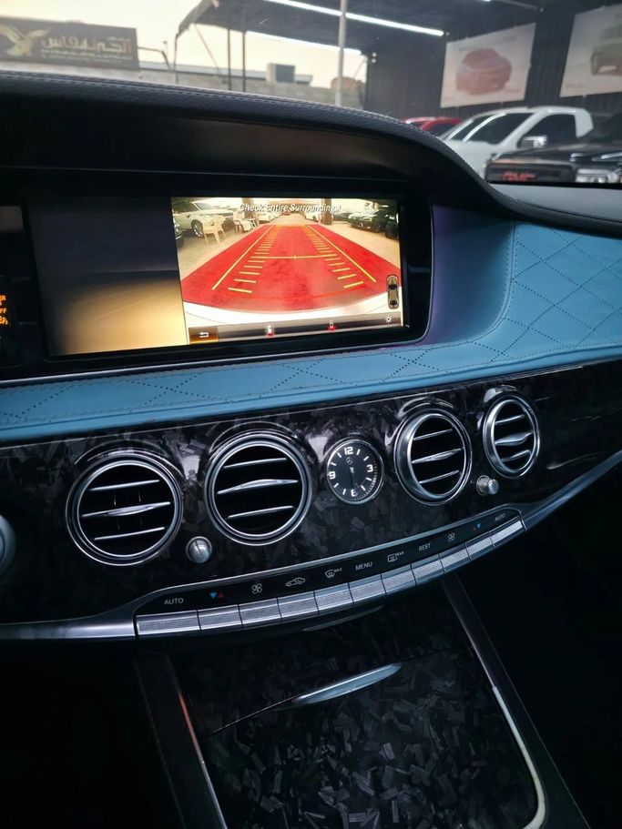 Подержанный Mercedes-Benz S-Class 550 VI (W222, C217), 4.7 л, 2014 в Аджмане от Abu Rashid Cars  Серебристый цвет. Американская | AUTO.AE