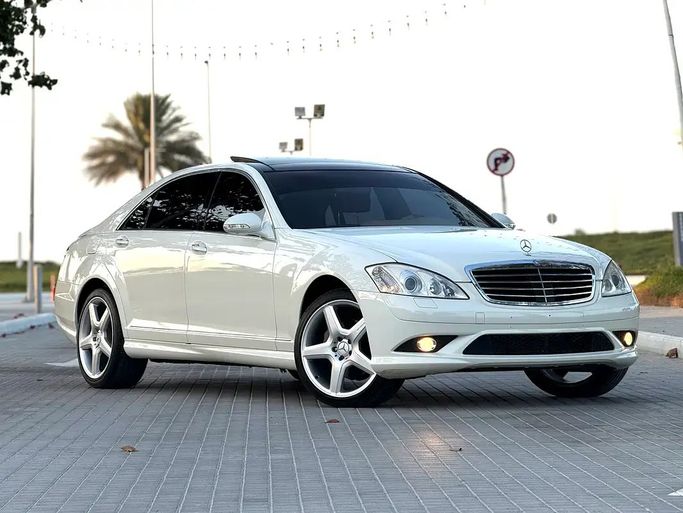 Подержанный Mercedes-Benz S-Class 350 V (W221), 3.5 л, 2009 в Аджмане от AL KHOBARA USED CARS TRD Белый цвет. GCC | AUTO.AE