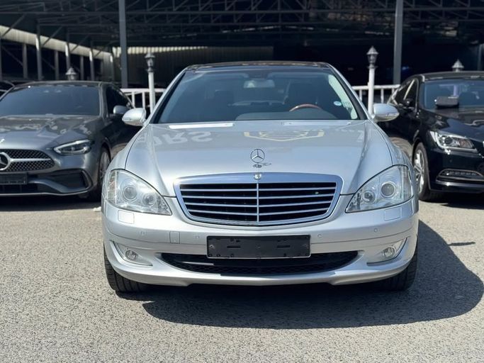 مستعملة Mercedes-Benz S-Class 350 V (W221), 3.5 l, 2009 في في عجمان من Luxury Motors، اللون فضي. المواصفات الكورية | AUTO.AE