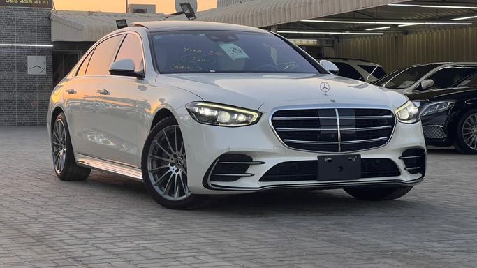 Used Mercedes-Benz S-Class 580 Long 4MATIC VII (W223), 4.0 l, 2021 in Ajman by KATRJI MOTORS - قاطرجي موتورز, White color. Japanese Specs | AUTO.AE | Listing #258351
