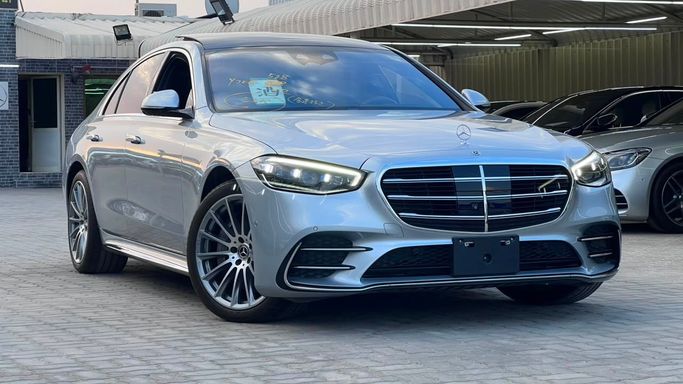 Подержанный Mercedes-Benz S-Class 400 d 4MATIC VII (W223), 2.9 л, 2023 в Аджмане от KATRJI MOTORS - قاطرجي موتورز Серебристый цвет. Японская | AUTO.AE | Объявление #258779