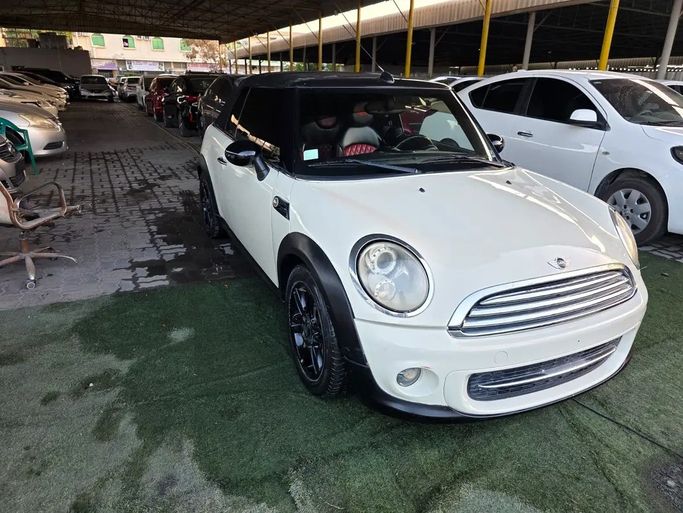 مستعملة MINI Cabrio Cooper فيس ليفت الثاني, 1.6 l, 2012 في في الإمارات, عجمان من Horizon International Used Cars، اللون أبيض. مواصفات الخليج | AUTO.AE | إعلان #272110