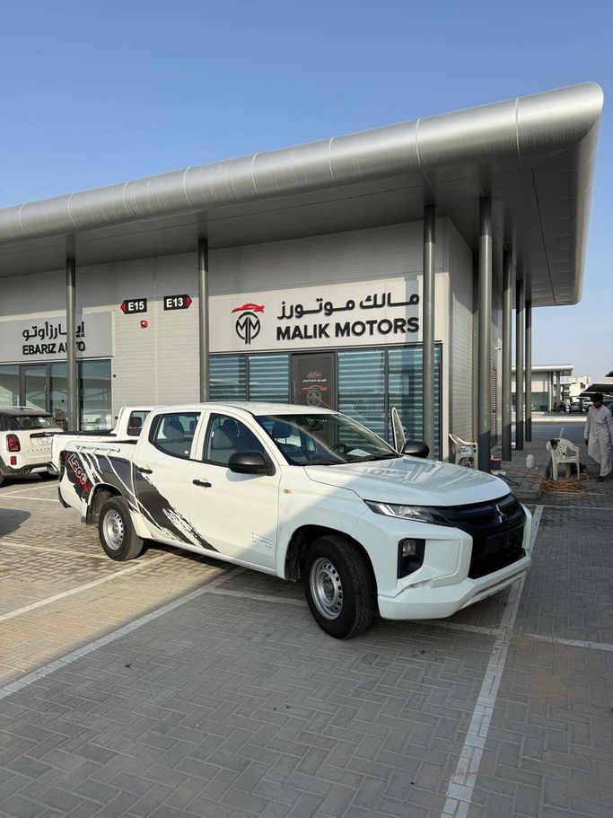مستعملة Mitsubishi L200 فيس ليفت V, 2.4 l, 2021 في في عجمان من MALIK MOTORS FZC، اللون أبيض.  | AUTO.AE | إعلان #268048