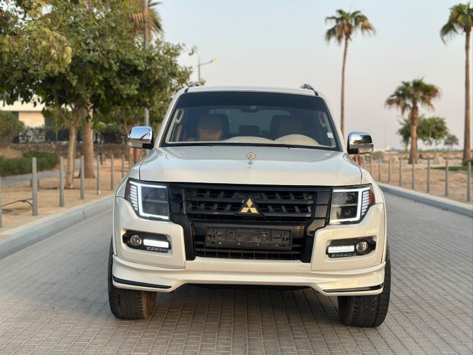 Подержанный ⁦Mitsubishi Pajero IV (V80/V90) Рестайлинг 2, 3.0 л, 2020⁩ в ОАЭ, Аджман от SHEIKH MORAD USED CARS Белый цвет. GCC | AUTO.AE | Объявление #287741