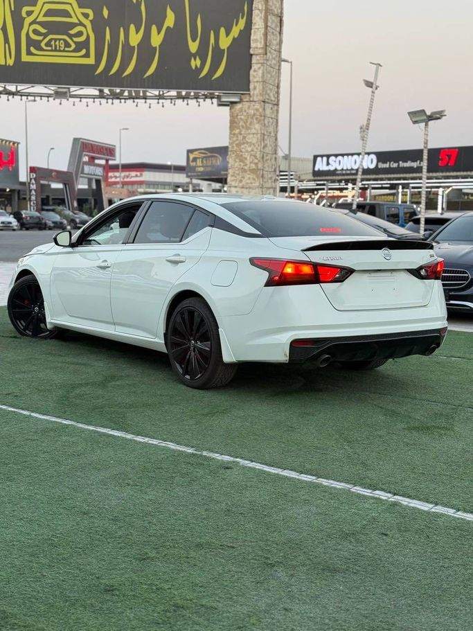 Подержанный Nissan Altima VI (L34), 2.5 л, 2020 в Аджмане от Syria Motors Белый цвет. Американская | AUTO.AE