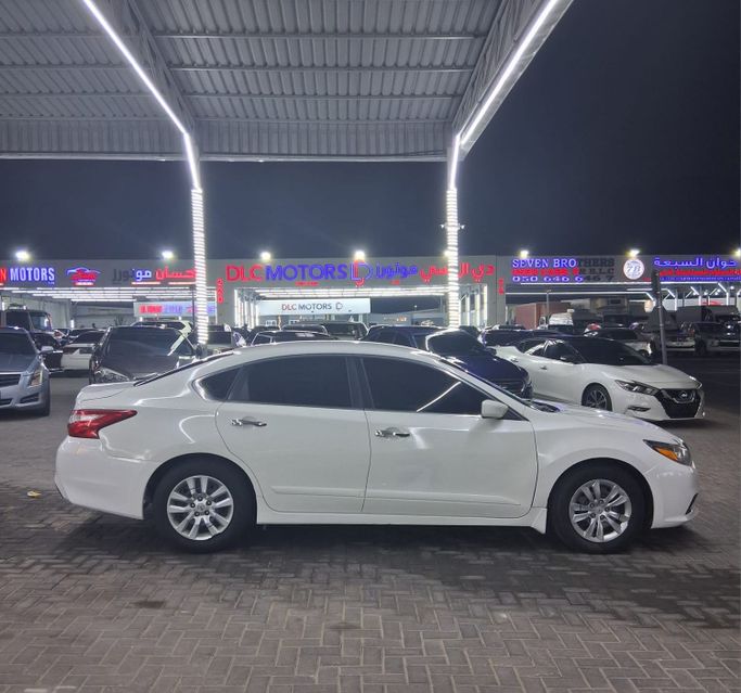 Used Nissan Altima V (L33) Facelift, 2.5 l, 2017 in Ajman by Auto Zone, White color. Other | AUTO.AE